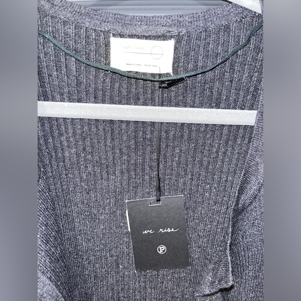 Paper Label Sweater - Picture 3 of 5